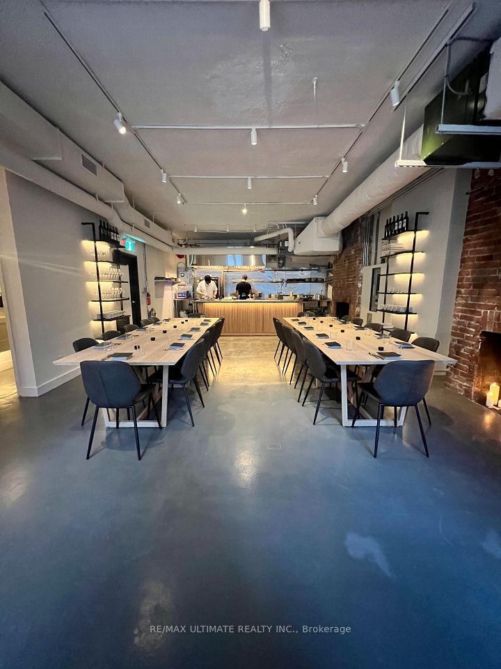 300 King Street E, Toronto, ON M5A 1K4