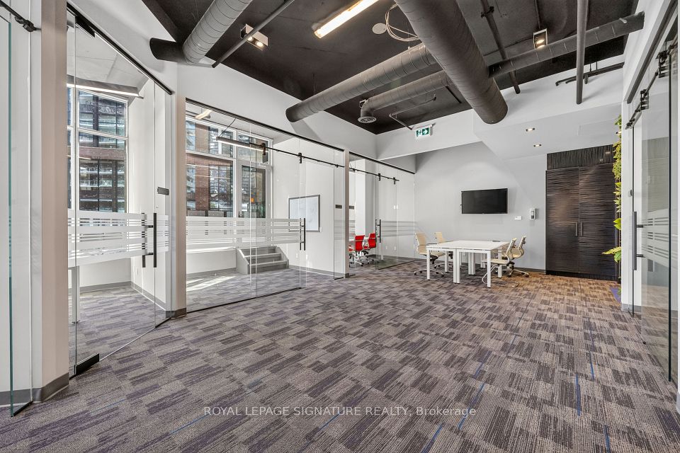 130 Queens Quay E 502, Toronto, ON M5A 3Y5