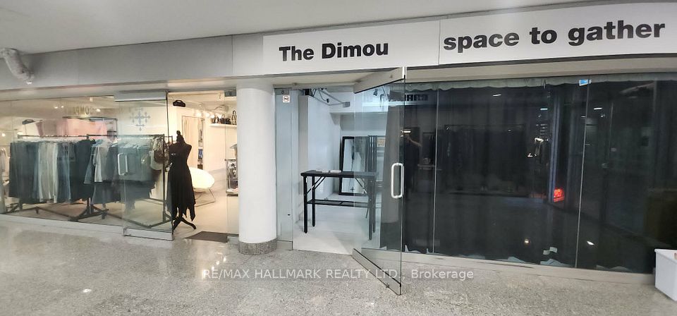 222 Spadina Avenue C8, Toronto, ON M5T 3B3