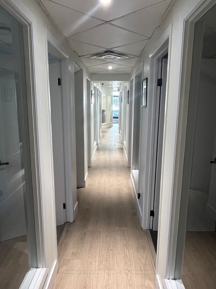 823 College Street Office No. 7, Toronto, ON M6G 1C9