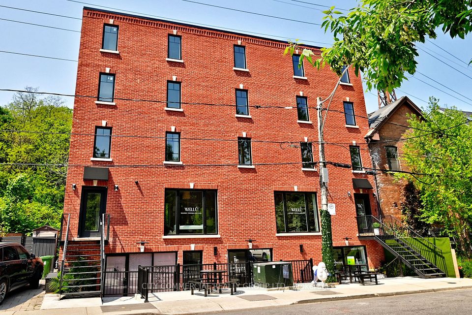 396 Summerhill Avenue N, Toronto, ON M4W 2E4