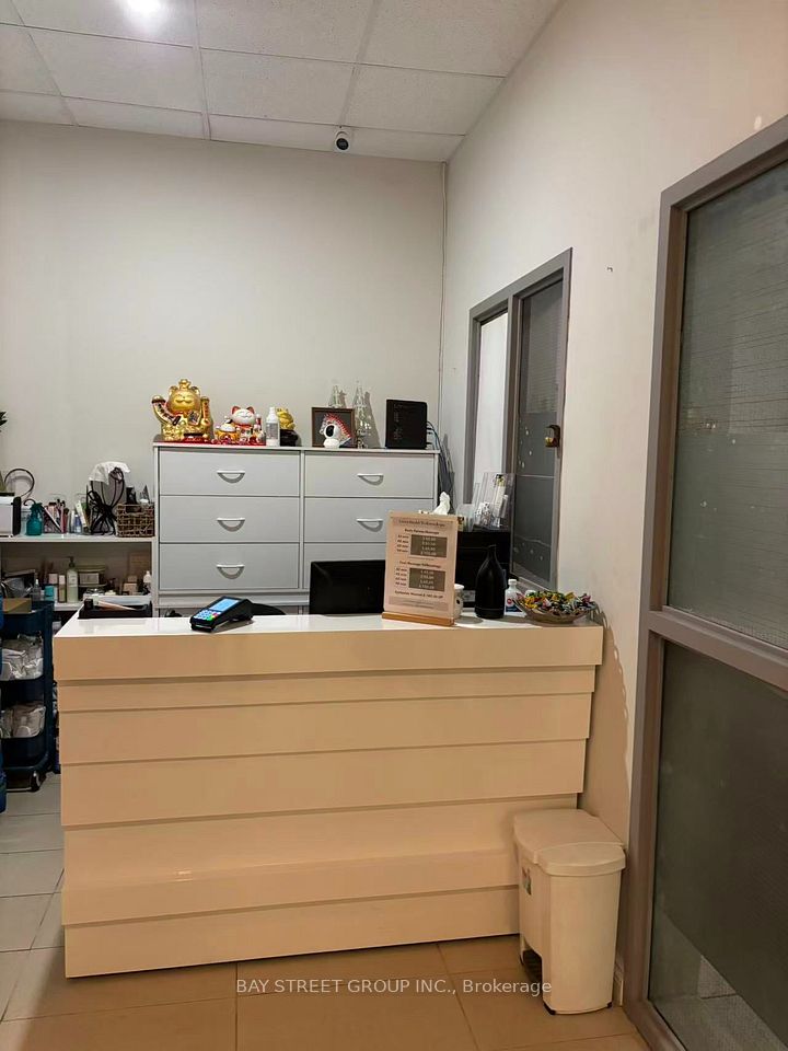 865 York Mills Road 15, Toronto, ON M3B 1Y6
