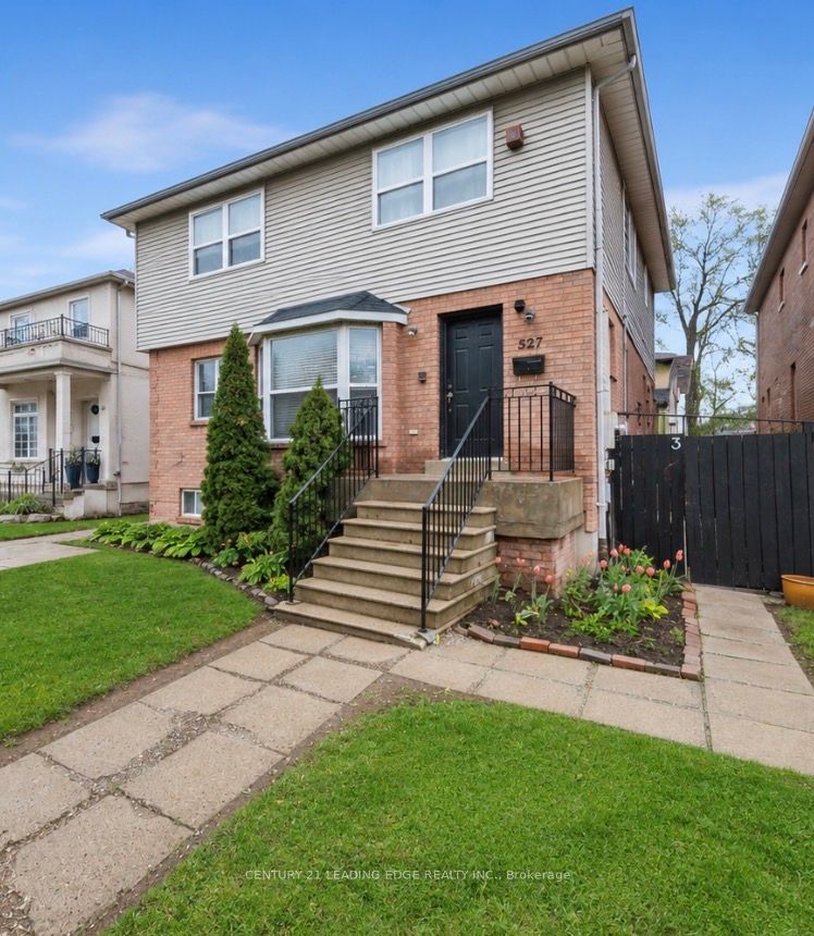527 Glengarry Avenue, Toronto, ON M5M 1G2 at 527 Glengarry Avenue, Toronto, ON M5M 1G2, Toronto C04, ON, M5M 1G2