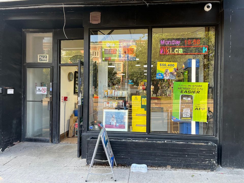 966 St Clair Ave W Avenue, Toronto, ON M6E 1A1