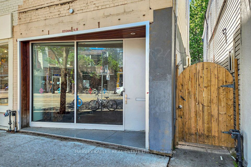 819 Dundas Street W, Toronto, ON M6J 1V4 at 819 Dundas Street W, Toronto, ON M6J 1V4, Toronto C01, ON, M6J 1V4