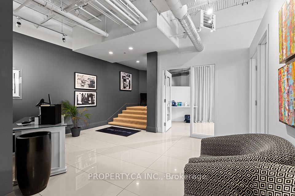 320 Davenport Road Unit 105, Toronto, ON M5R 0A8