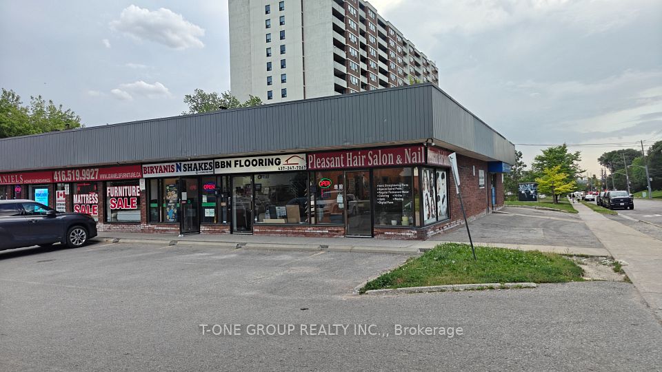 1410 Victoria Park Avenue 6, Toronto, ON M4A 2L8