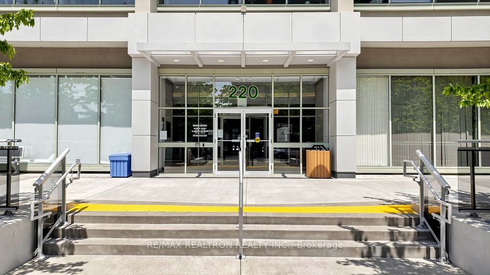220 Duncan Mill Road A3, Toronto, ON M3B 3J5