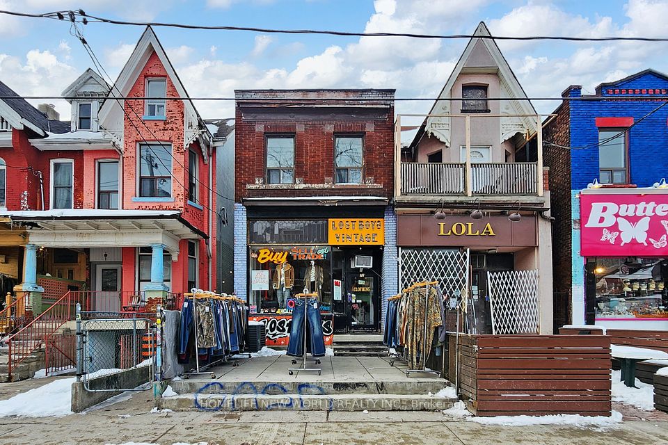 38 Kensington Avenue, Toronto, ON M5T 2J9