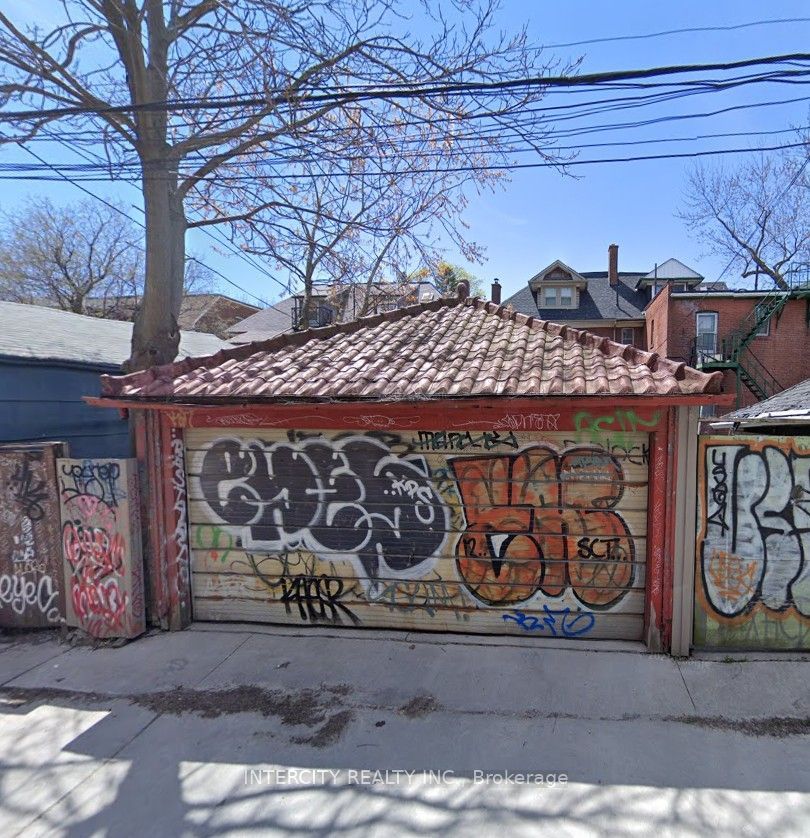 565 Markham Street, Toronto, ON M6G 2L6