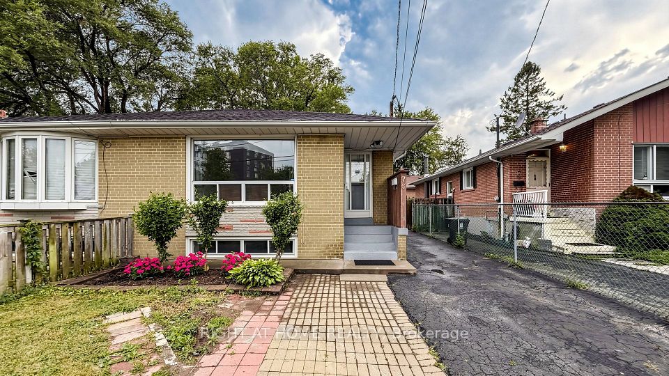 76 Fenside Drive, Toronto, ON M3A 2V5 at 76 Fenside Drive, Toronto, ON M3A 2V5, Toronto C13, ON, M3A 2V5