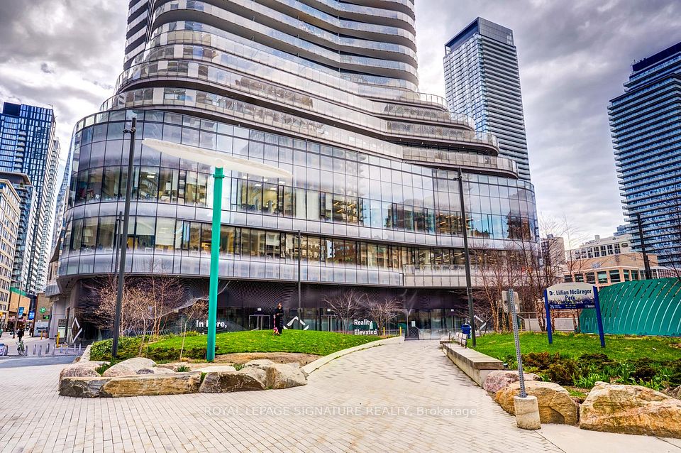 15 Wellesley Street W 223, Toronto, ON M4Y 0G7