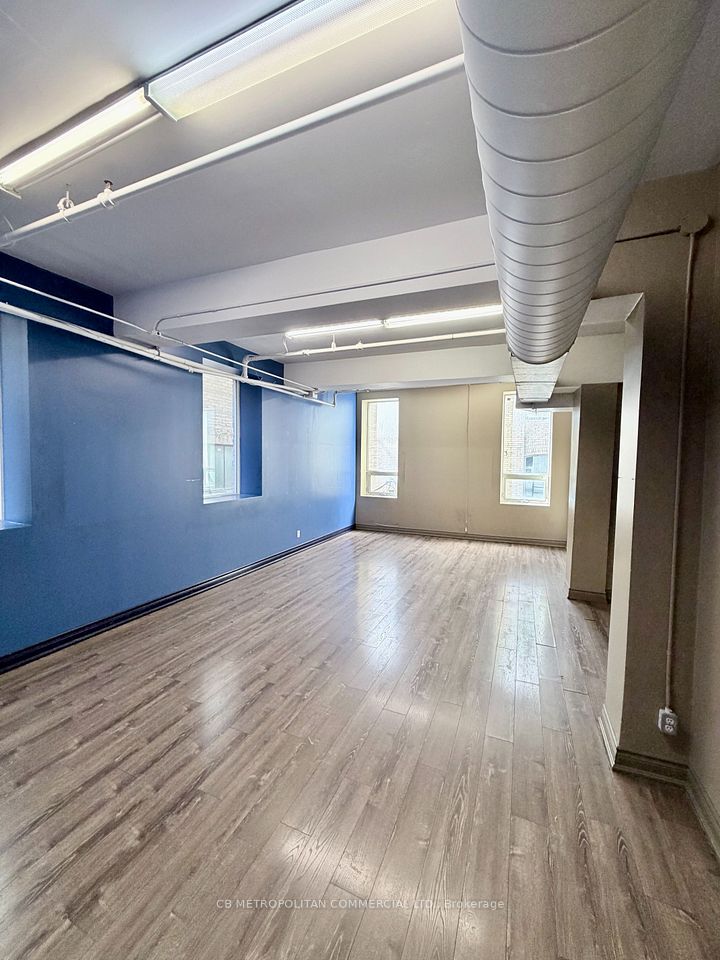 69 Queen Street E 200, Toronto, ON M5C 1R8