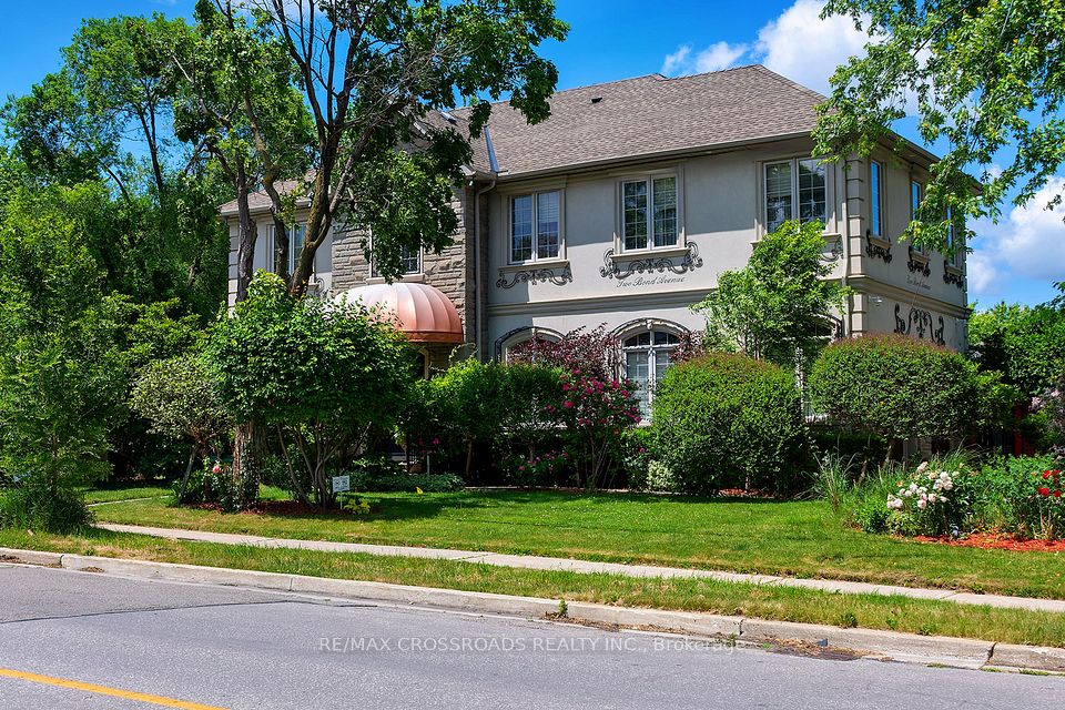 2 Bond Avenue, Toronto, ON M3B 1L8 at 2 Bond Avenue, Toronto, ON M3B 1L8, Toronto C13, ON, M3B 1L8
