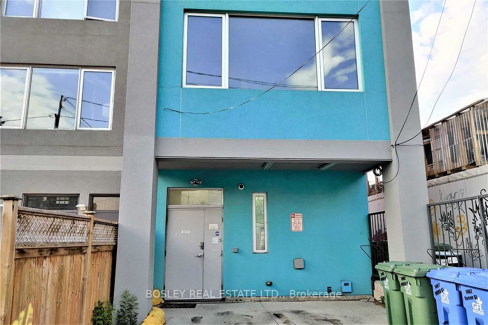 1052 Queen Street W 2nd Flr, Toronto, ON M6J 1H7