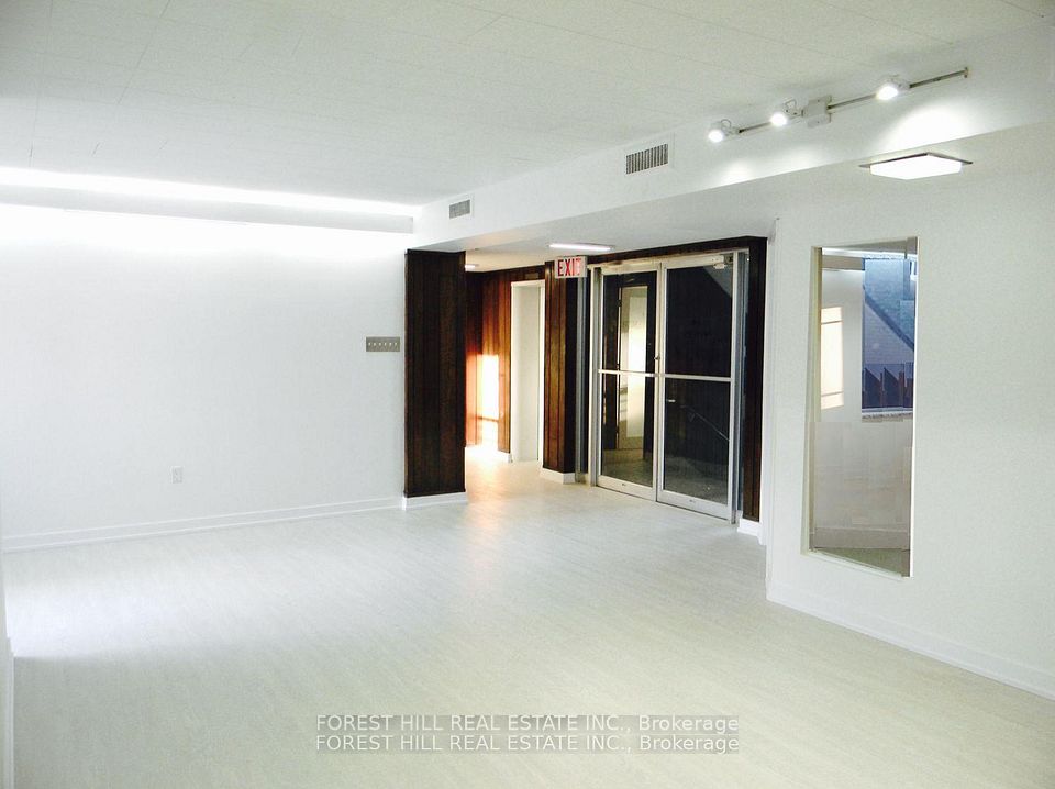 226 Bathurst Street 200, Toronto, ON M5T 2R9