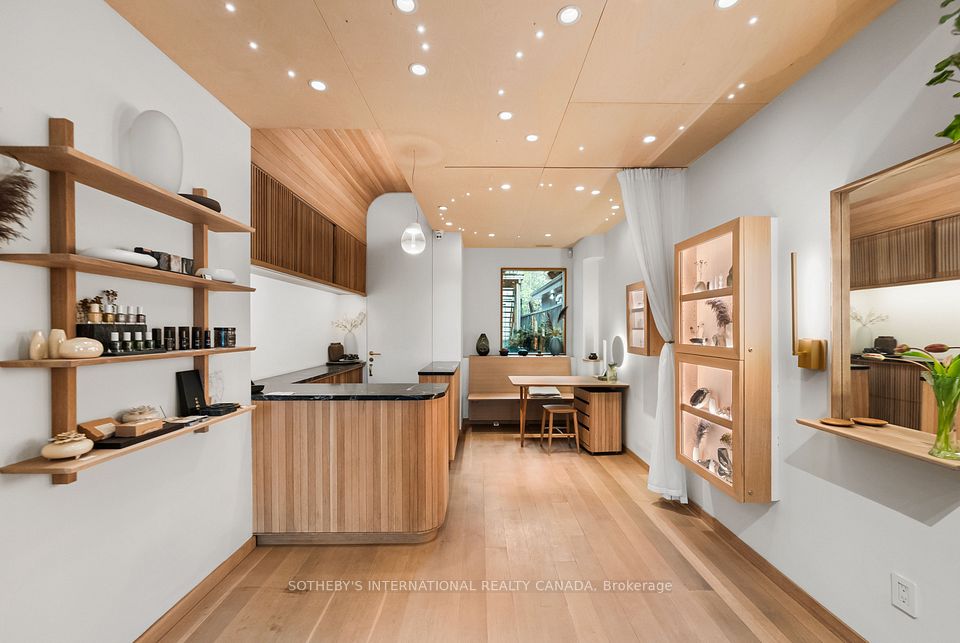 919 Queen Street W, Toronto, ON M6J 1G5