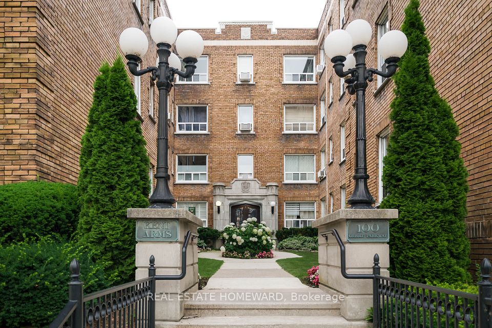 100 Oriole Parkway 206, Toronto, ON M5P 2G8 at 100 Oriole Parkway 206, Toronto, ON M5P 2G8, Toronto C03, ON, M5P 2G8