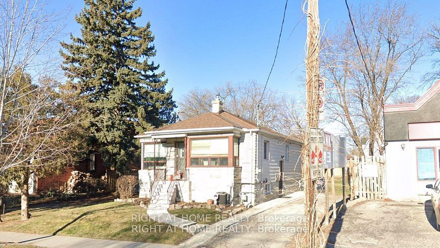 12 Connaught Avenue, Toronto, ON M2M 1G6 at 12 Connaught Avenue, Toronto, ON M2M 1G6, Toronto C07, ON, M2M 1G6
