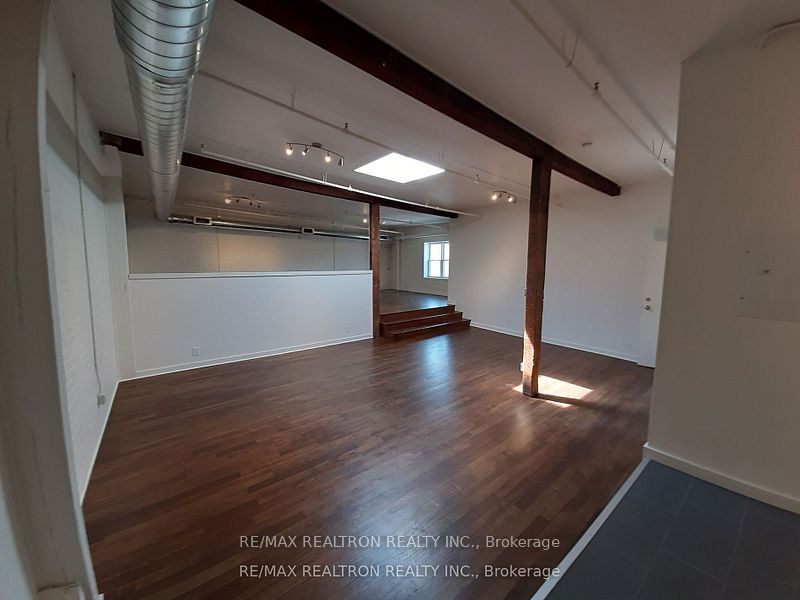 135 Tecumseth Street 14B, Toronto, ON M6J 2H2
