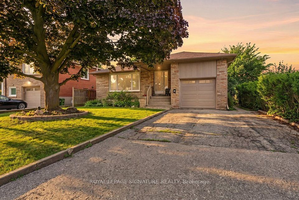 34 Clifton Avenue, Toronto, ON M3H 4L1 at 34 Clifton Avenue, Toronto, ON M3H 4L1, Toronto C06, ON, M3H 4L1