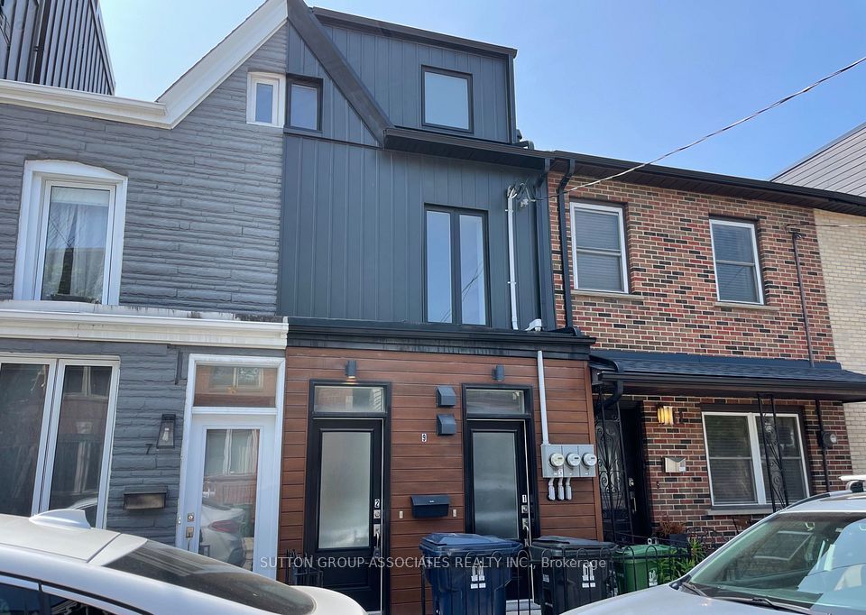 Att/Row/Townhouse at 9 Whitaker Avenue 2, Toronto, ON M6J 1A2, Toronto C01