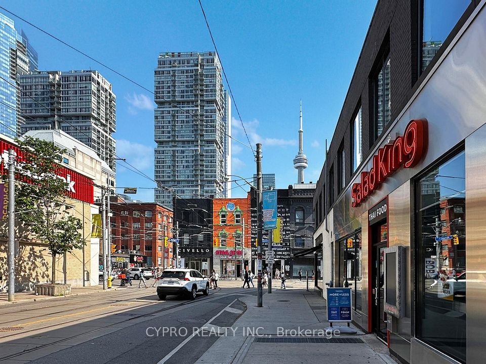 230 Queen Street W, Toronto, ON M5V 1Z6