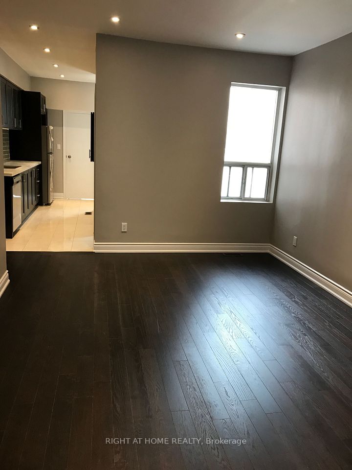 Detached at 989 Dufferin Street Main Floor Unit, Toronto, ON M6H 4B2, Toronto C01