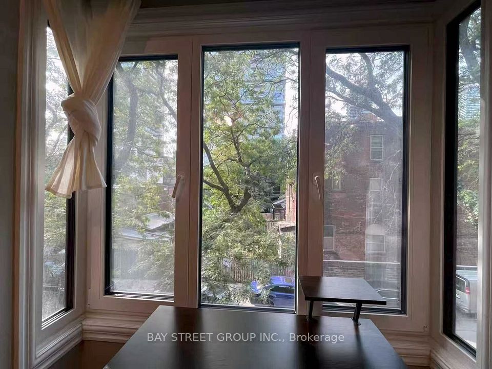 Att/Row/Townhouse at 217 Mutual Street Room 3, Toronto, ON M5B 2B4, Toronto C08