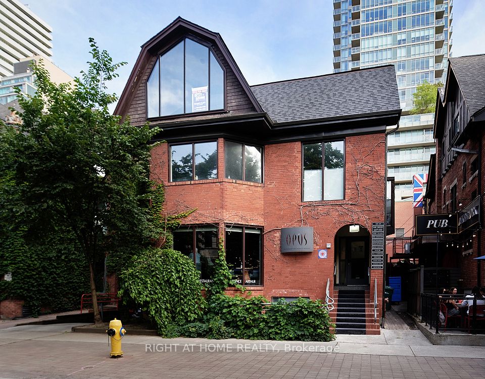 37 Prince Arthur Avenue 3rd Floor, Toronto, ON M5R 1B2