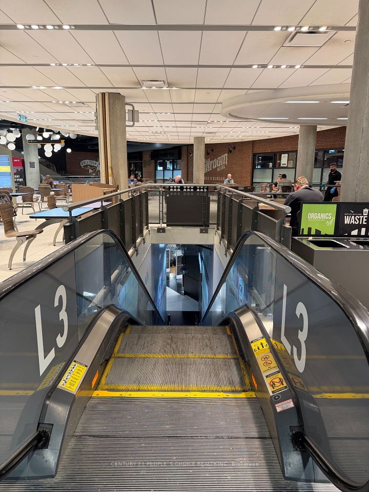 10 Dundas Street E 377, Toronto, ON M5B 2L6
