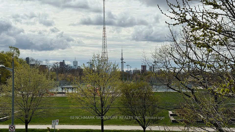 6 Parkwood Avenue Th106, Toronto, ON M4V 0A3 at 6 Parkwood Avenue Th106, Toronto, ON M4V 0A3, Toronto C02, ON, M4V 0A3