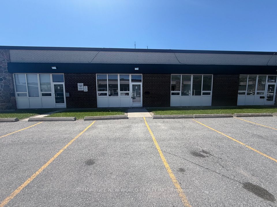 131 Sunrise Avenue 5, Toronto, ON M4A 1B2