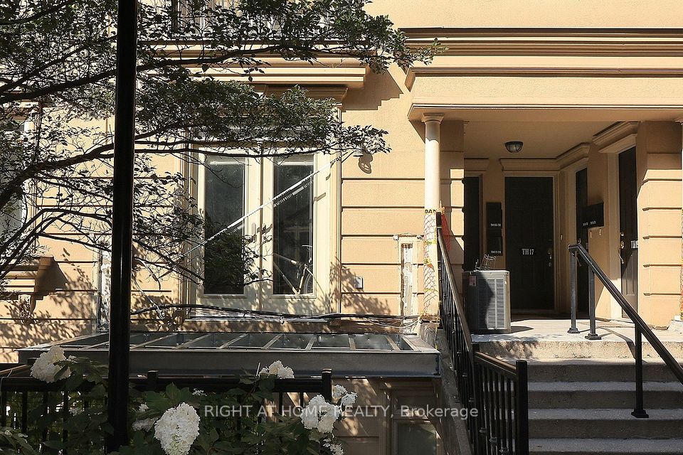 78 Carr Street TH12, Toronto, ON M5T 1B7 at 78 Carr Street TH12, Toronto, ON M5T 1B7, Toronto C01, ON, M5T 1B7