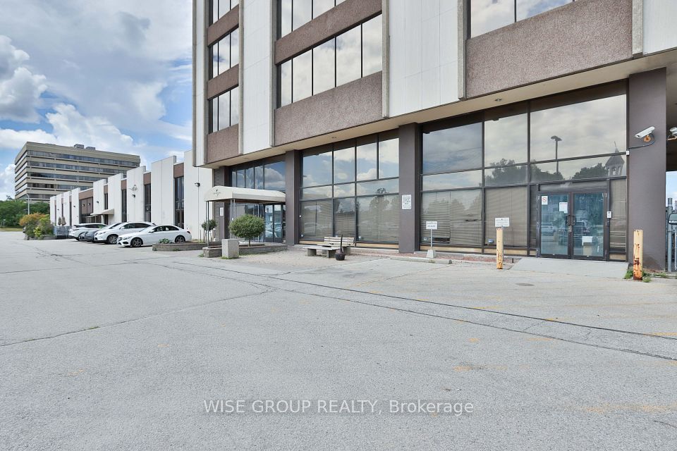 2450 Victoria Park Avenue 705, Toronto, ON M2J 4A1