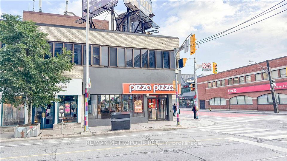 558 BLOOR ST Street, Toronto, ON M6G 1K1