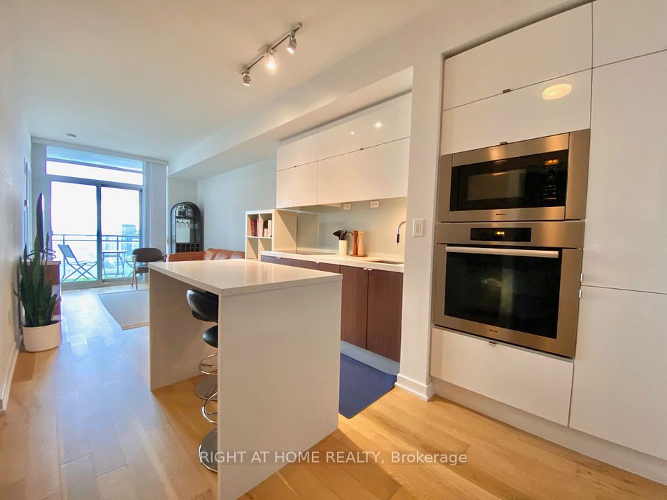 21 Iceboat Terrace 4011, Toronto, ON M5V 4A9 at 21 Iceboat Terrace 4011, Toronto, ON M5V 4A9, Toronto C01, ON, M5V 4A9