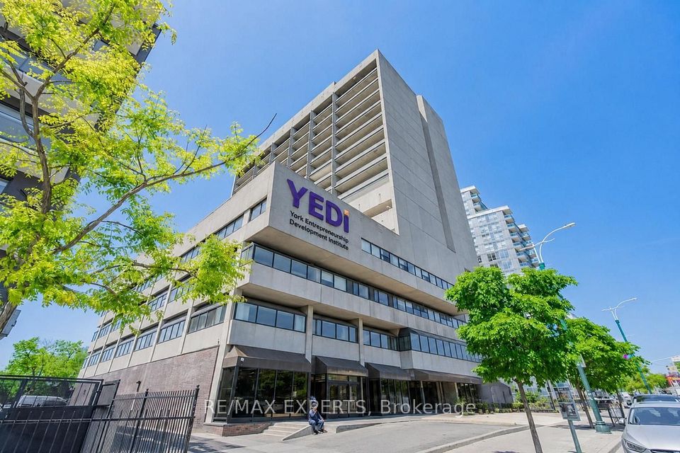 720 Spadina Avenue 110, Toronto, ON M5S 2T9