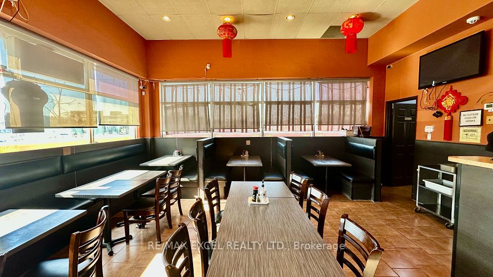62 Overlea Boulevard 8, Toronto, ON M4H 1C4