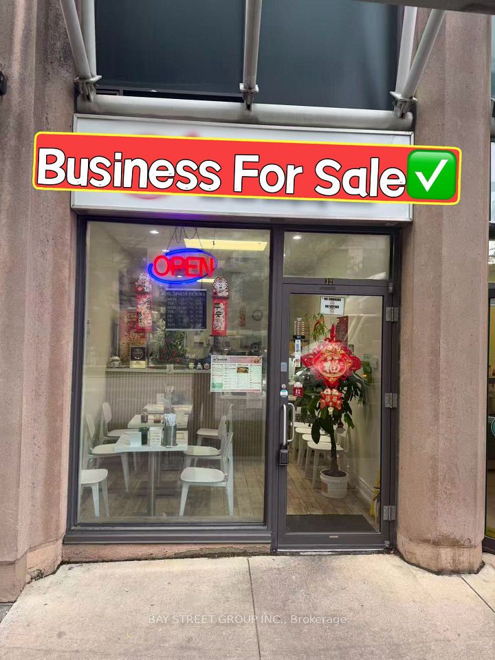 15 Northtown Way 32, Toronto, ON M2N 7A2
