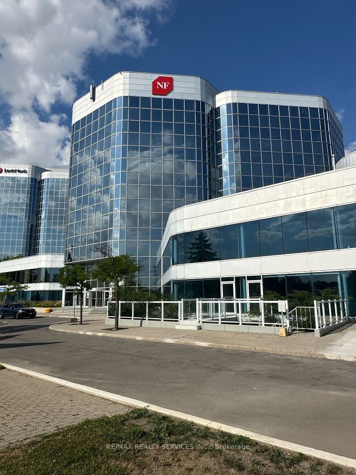 105 Gordon Baker Road 104, Toronto, ON M2H 3P8