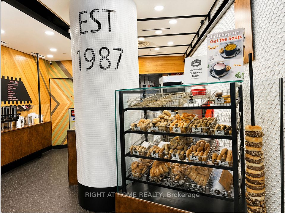 65 FRONT Street 225, Toronto, ON M5J 1E6