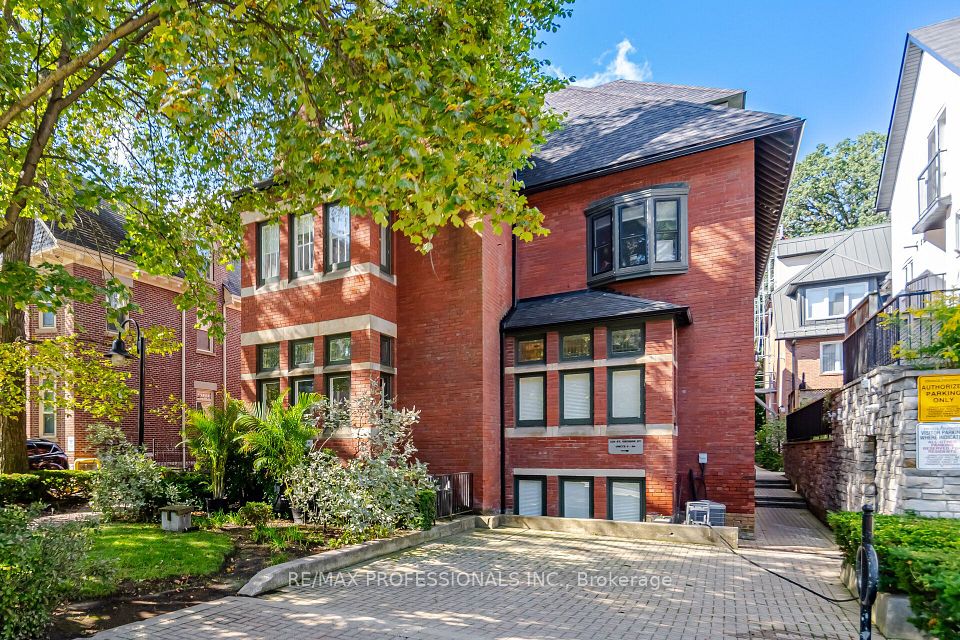 228 St George Street 10, Toronto, ON M5R 2N5 at 228 St George Street 10, Toronto, ON M5R 2N5, Toronto C02, ON, M5R 2N5