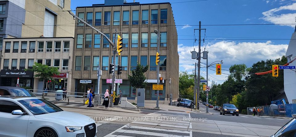 845 St Clair Avenue W 204A, Toronto, ON M6C 1C2