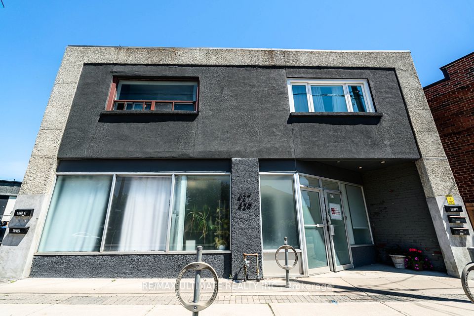 427 Vaughan Road Main, Toronto, ON M6C 2P1