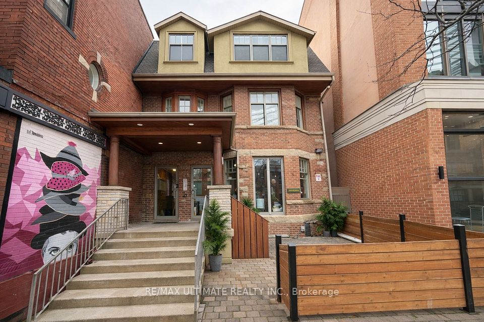 460 College Street 3rd Floor, Toronto, ON M6G 1A1