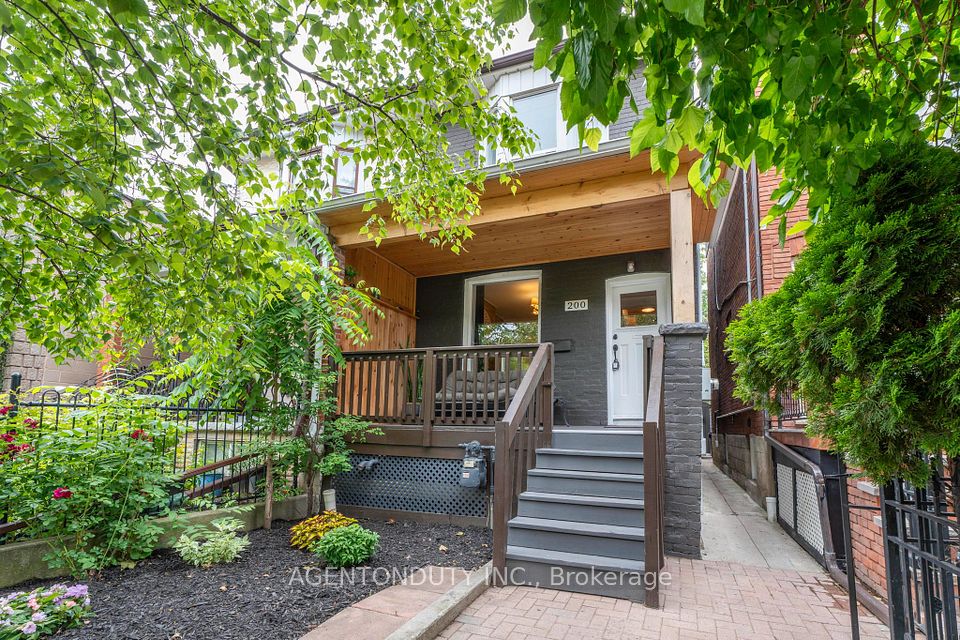 200 St Helen's Avenue, Toronto, ON M6H 4A1 at 200 St Helen's Avenue, Toronto, ON M6H 4A1, Toronto C01, ON, M6H 4A1