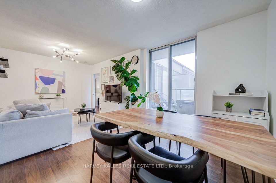 5 Rosehill Avenue 910, Toronto, ON M4T 3A6 at 5 Rosehill Avenue 910, Toronto, ON M4T 3A6, Toronto C09, ON, M4T 3A6