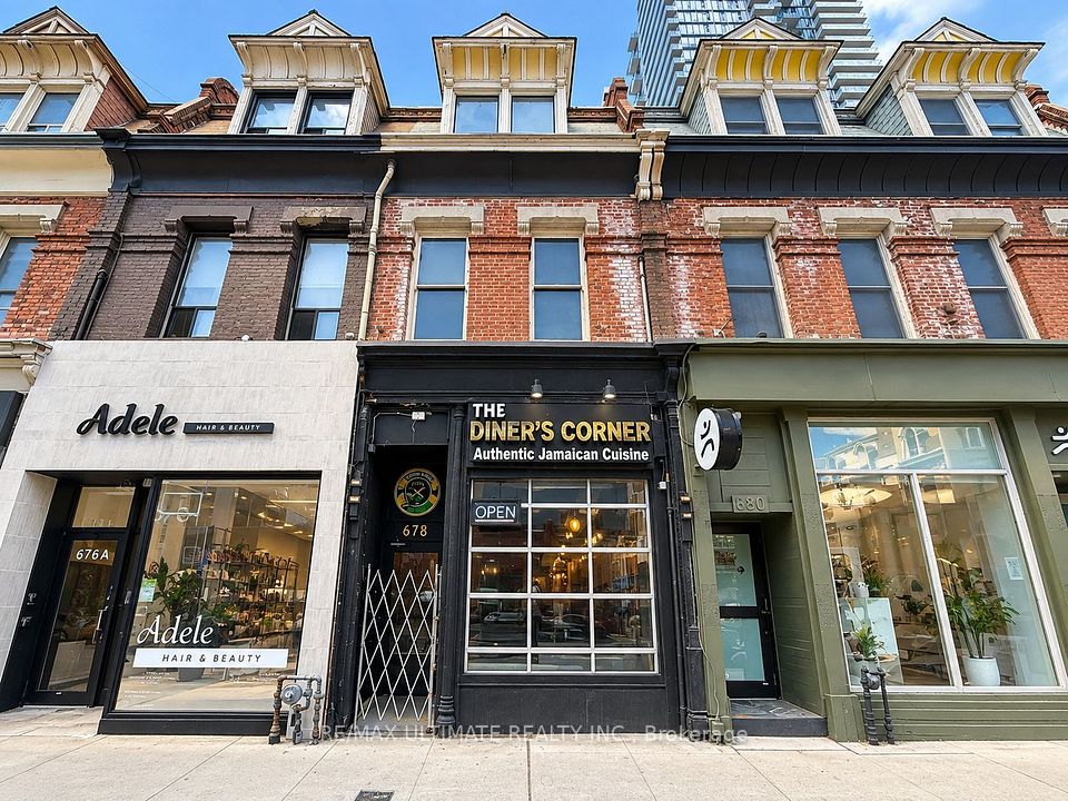 678 Yonge Street 2nd floor, Toronto, ON M4Y 2A6