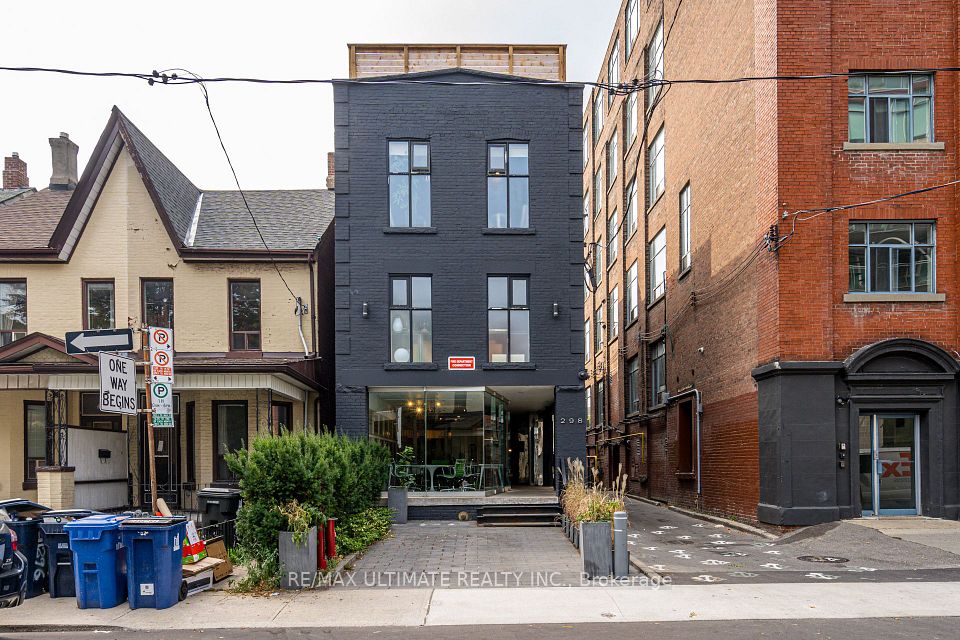 298 Markham Street, Toronto, ON M6J 2G6